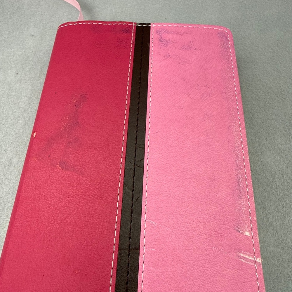 NIV Holy Bible Italian Duo-Tone Pink Brown Compact Zondervan 9780310436195 - Picture 4 of 6